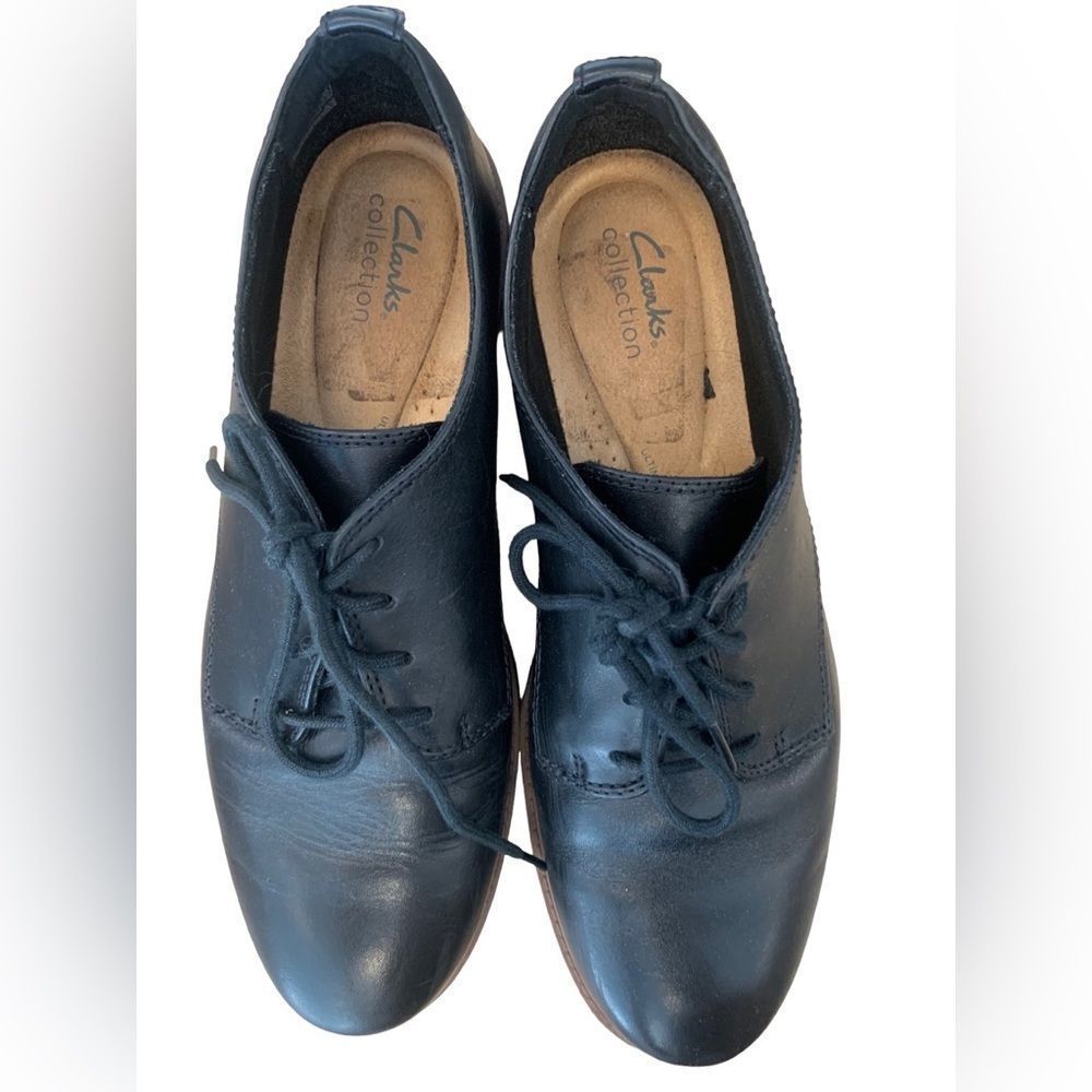 Clark’s black leather classic  Oxford shoes. Size 9.5.